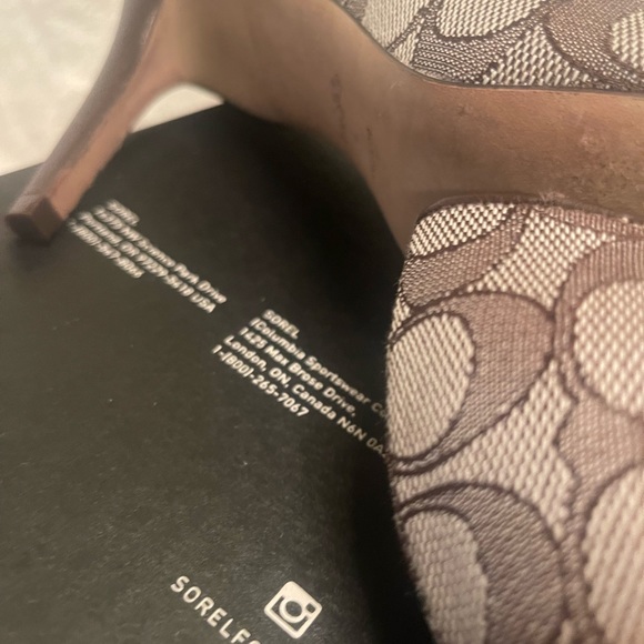 Worn for a wedding, no wear heels perfect for a party coming up! - Picture 4 of 4